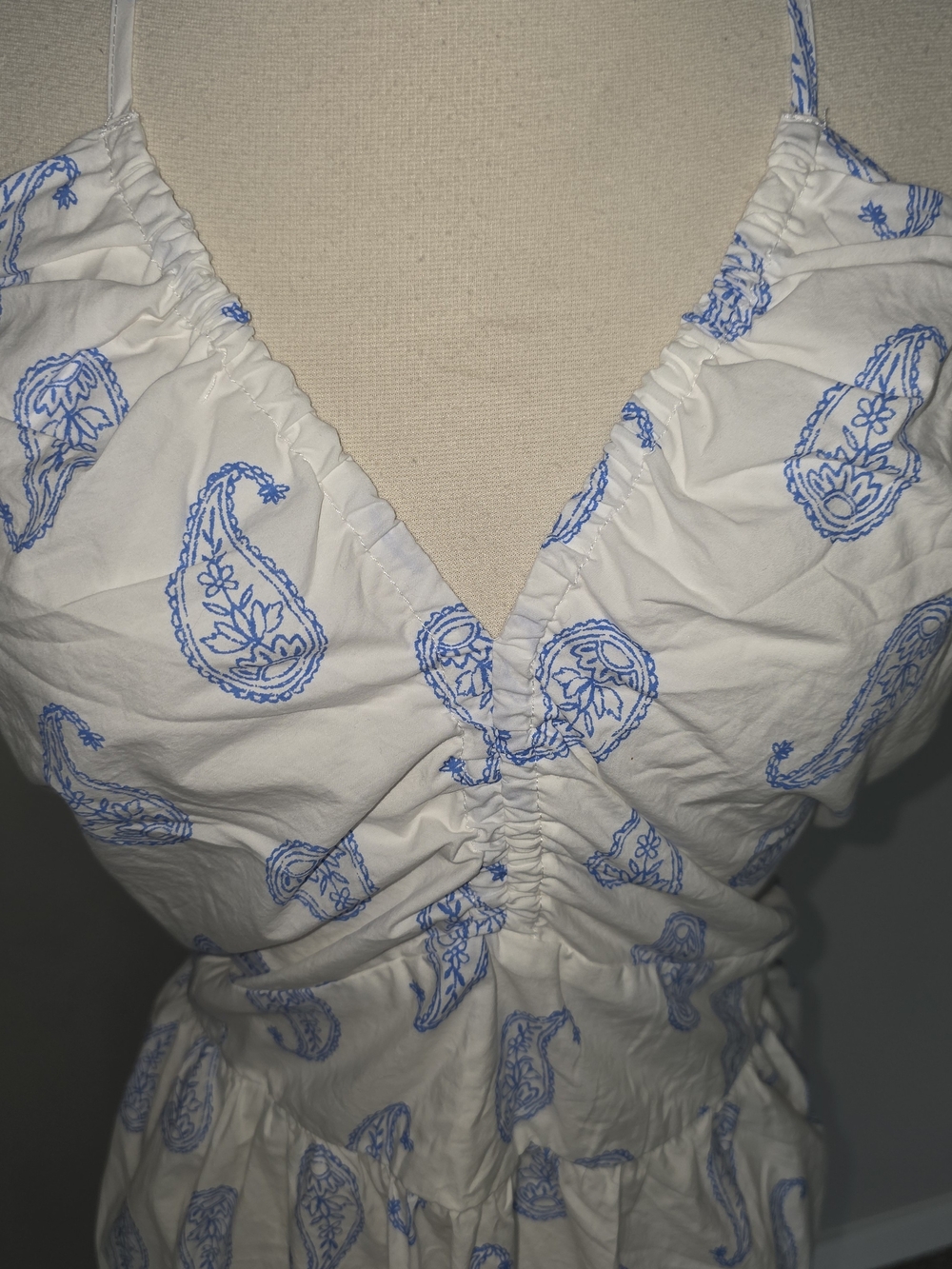 Universal Thread White Maxi Halter Dress with Blue Paisley Plus Size 4X - Picture 7 of 16